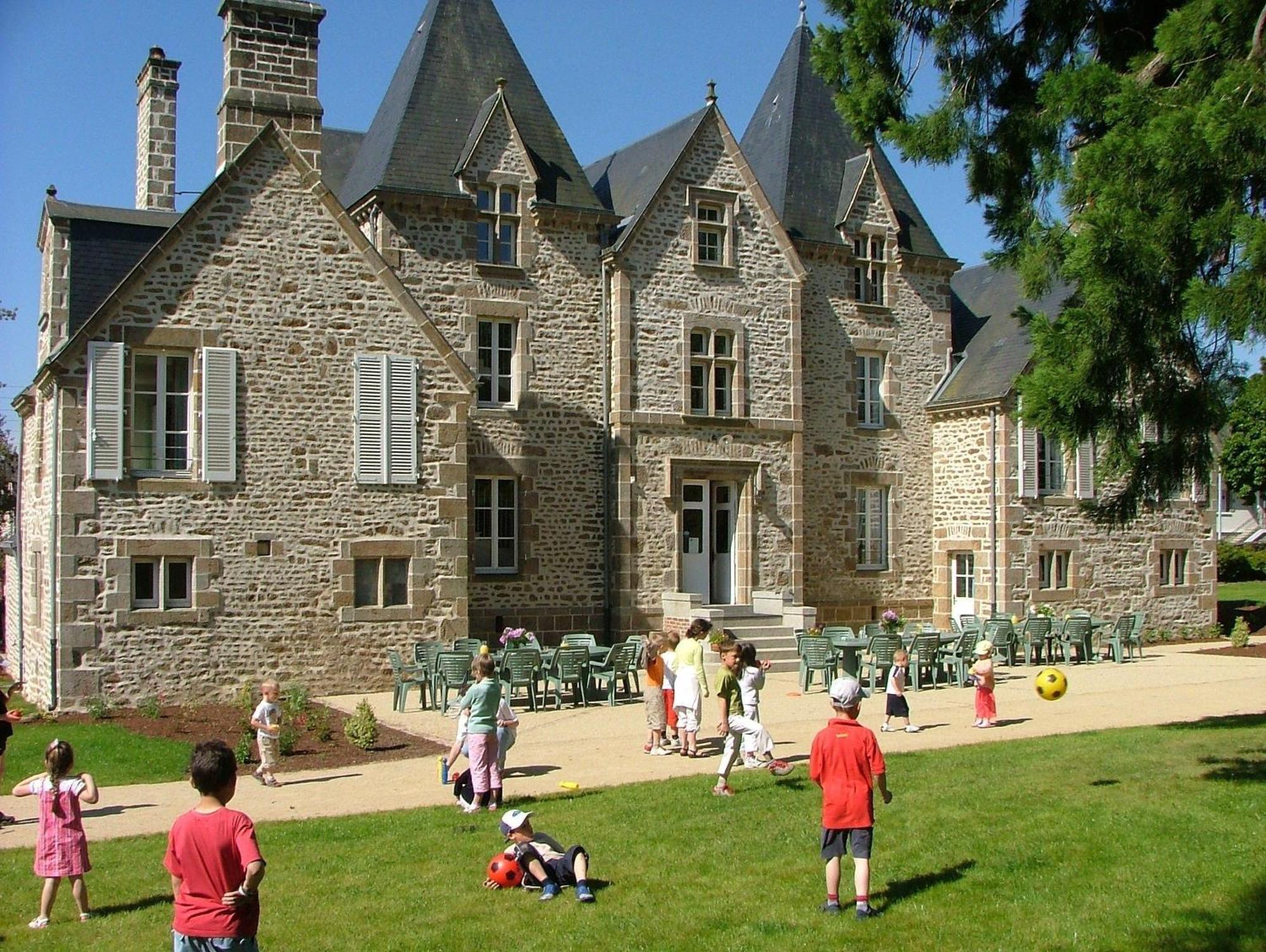 Chateau Du Bourg Saint-Denis-de-Gastines Esterno foto