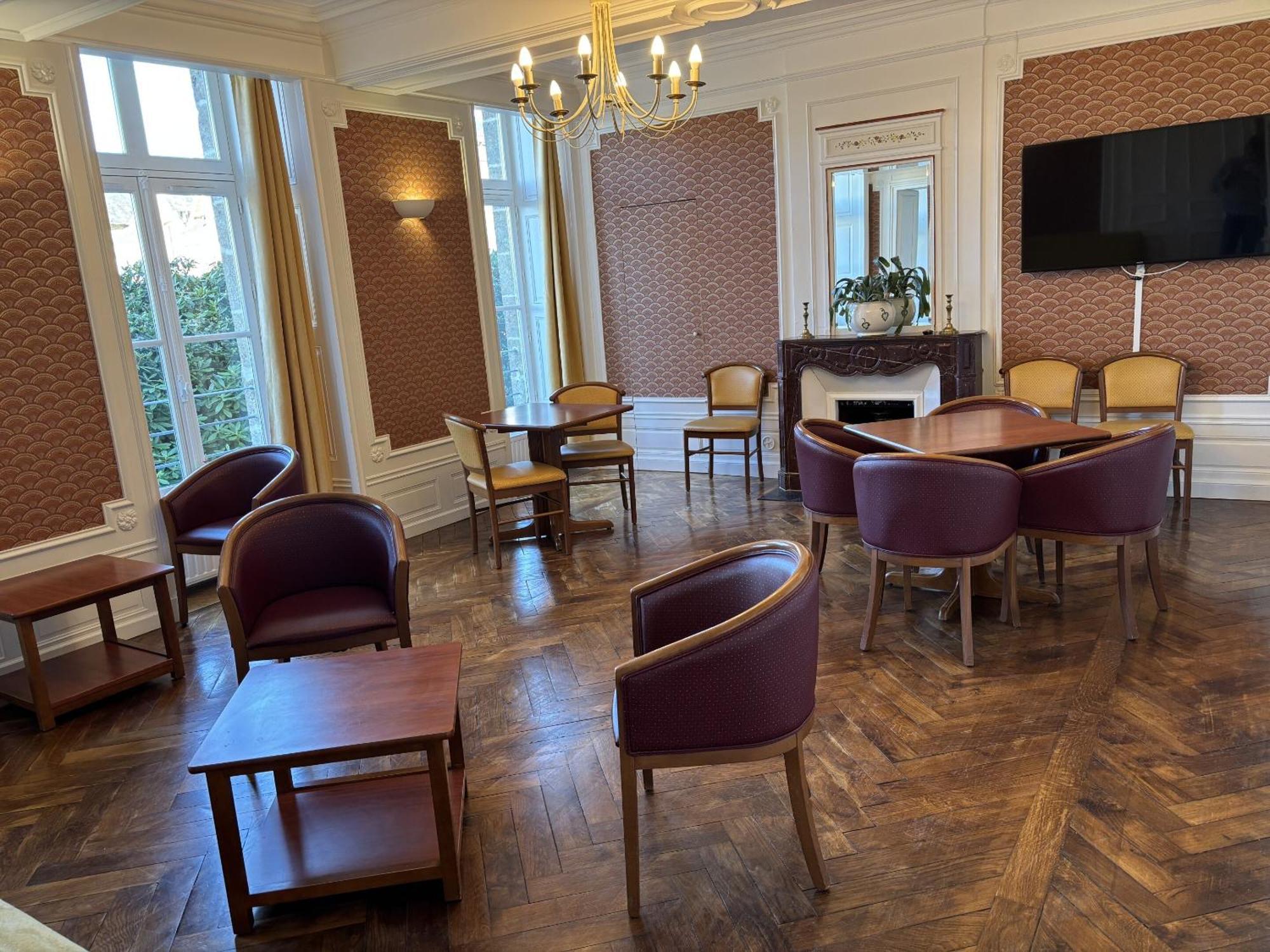 Chateau Du Bourg Saint-Denis-de-Gastines Esterno foto